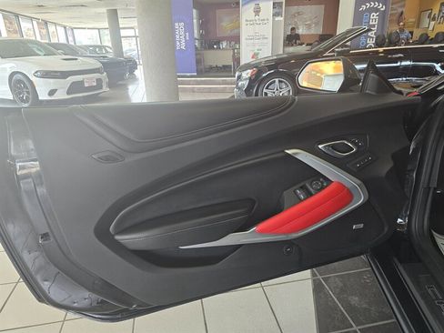 Used 2017 Chevrolet Camaro SS RWD image 7
