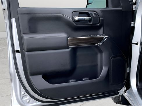 Used 2022 Chevrolet Silverado 1500 RST RWD image 16