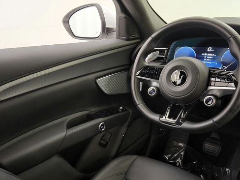 Used 2023 Maserati Grecale GT AWD/4WD image 21