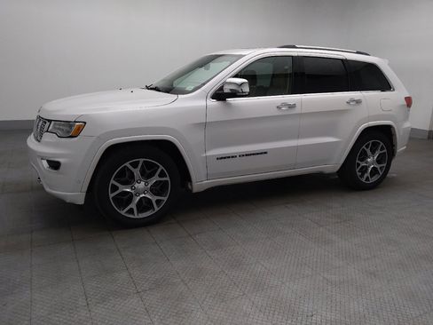 Used 2019 Jeep Grand Cherokee Overland image 2