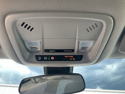 Used 2022 Chevrolet Malibu LT FWD image 15