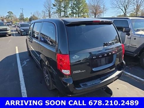 Used 2019 Dodge Grand Caravan SE image 4