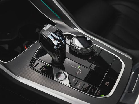 Used 2022 BMW X6 xDrive40i w/ Executive Package image 36