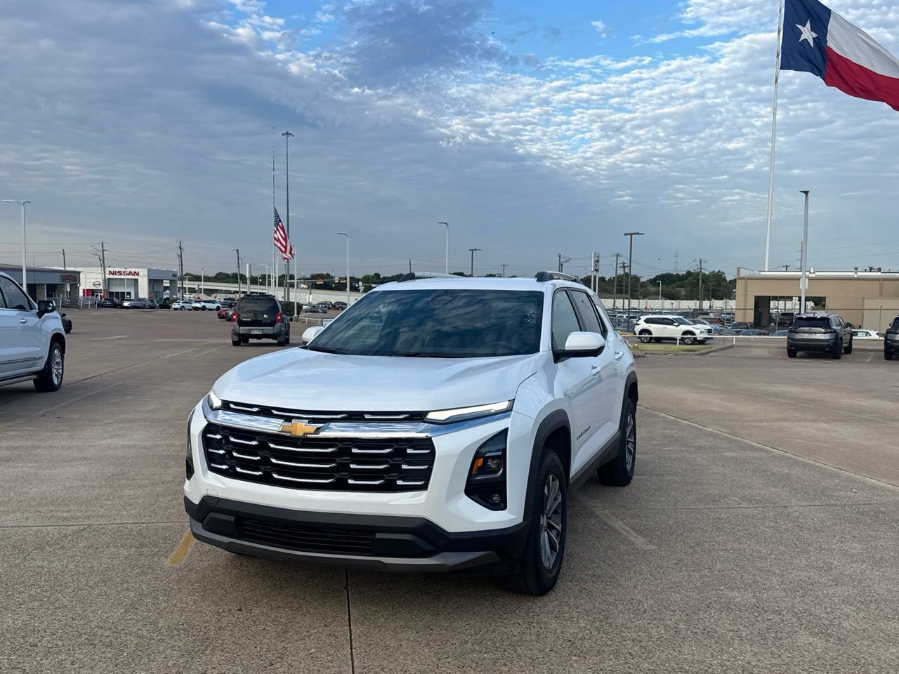 Used 2025 Chevrolet Equinox LT w/ Convenience Package II FWD image 7