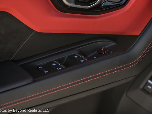 Used 2024 Lamborghini Urus S image 14