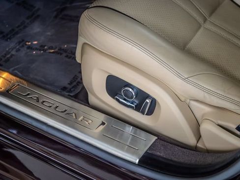 Used 2016 Jaguar XJ R-Sport RWD image 19