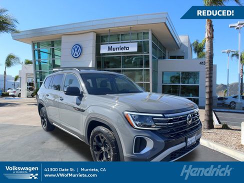 Used 2026 Volkswagen Atlas Peak Edition AWD/4WD image 1
