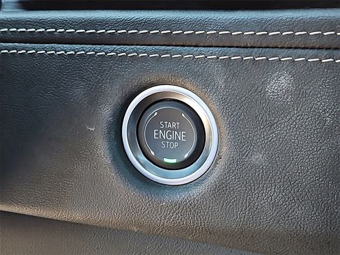 Used 2025 Cadillac Escalade Luxury image 26