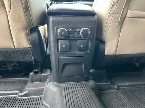 Used 2022 Ford Explorer Limited w/ Equipment Group 301A AWD/4WD image 33