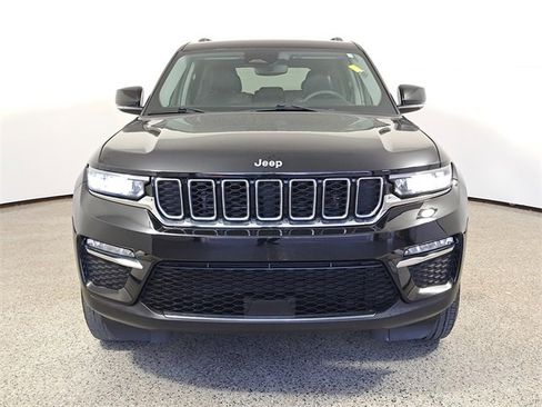 Used 2023 Jeep Grand Cherokee Limited image 3