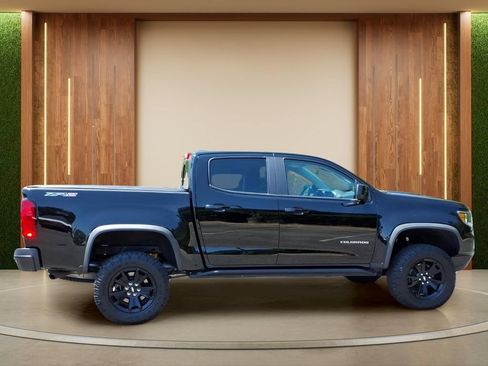 Certified 2022 Chevrolet Colorado ZR2 w/ ZR2 Midnight Special Edition AWD/4WD image 35