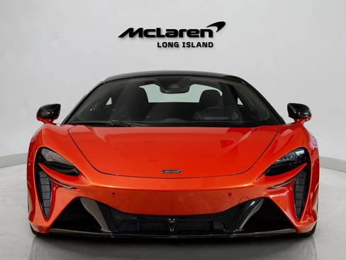 Used 2023 McLaren Artura image 2