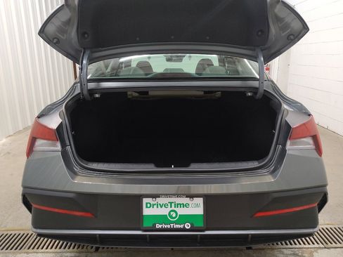Used 2024 Hyundai Elantra SEL FWD image 29
