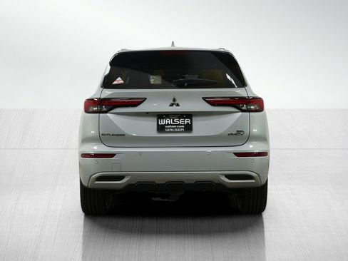 Used 2023 Mitsubishi Outlander SEL image 4