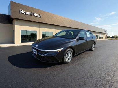 New 2026 Hyundai Elantra SE w/ Cargo Package