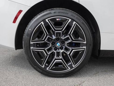 New 2026 BMW iX xDrive60 w/ M Sport Package AWD/4WD image 10