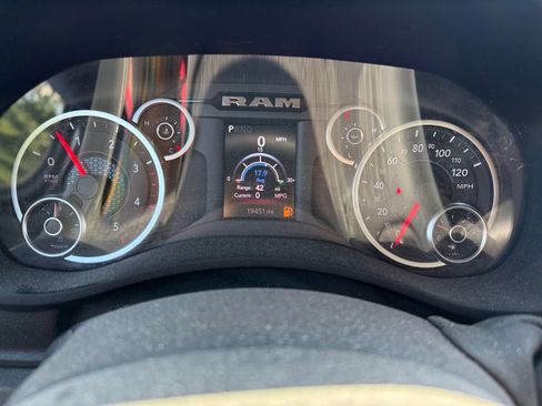 Used 2025 RAM 2500 Big Horn AWD/4WD image 13