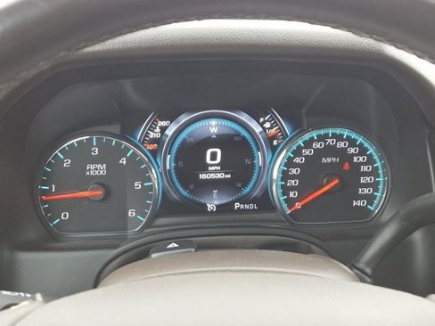 Used 2019 Chevrolet Suburban Premier image 21