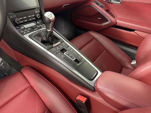 Certified 2017 Porsche 911 Carrera 4S image 32