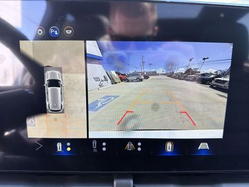 New 2026 Chevrolet Equinox RS w/ Convenience Package III AWD/4WD image 18