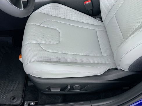 New 2025 Hyundai Elantra Limited image 20