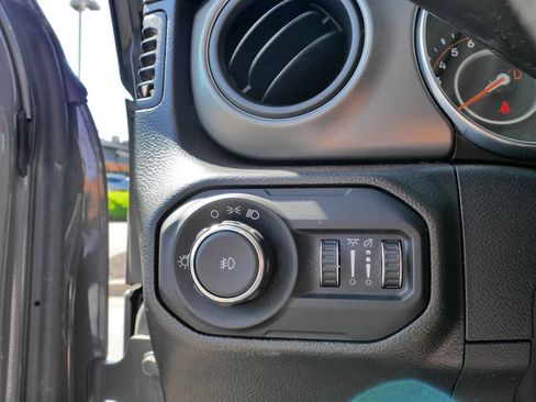 Used 2022 Jeep Wrangler Unlimited Sport AWD/4WD image 24