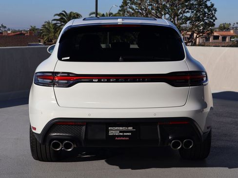 Certified 2025 Porsche Macan image 10