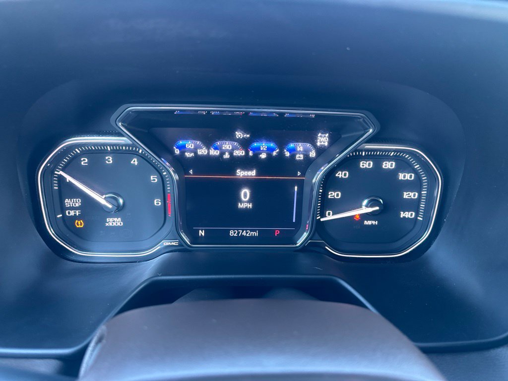 Certified 2021 GMC Yukon XL SLT w/ SLT Premium Package AWD/4WD image 2