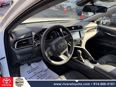 Used 2020 Toyota Camry LE image 11
