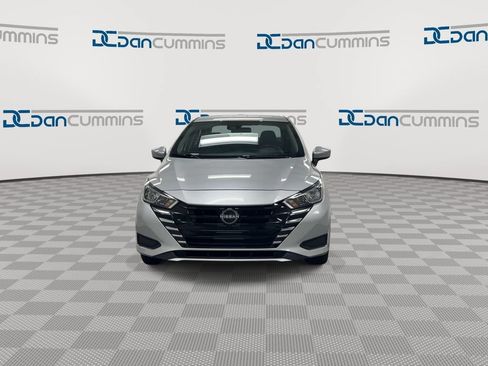 Used 2024 Nissan Versa SV FWD image 3
