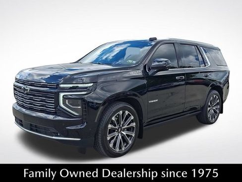 Used 2025 Chevrolet Tahoe High Country AWD/4WD image 3