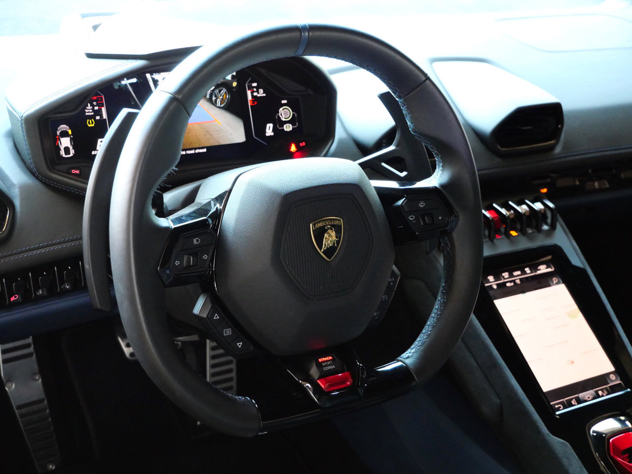 Used 2023 Lamborghini Huracan Tecnica RWD image 15