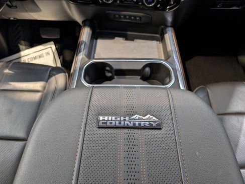 Used 2024 Chevrolet Silverado 2500 High Country w/ Technology Package AWD/4WD image 22