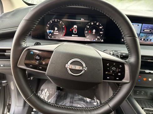Used 2025 Nissan Murano SV AWD/4WD image 25