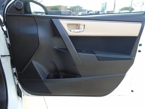 Used 2014 Toyota Corolla LE FWD image 26