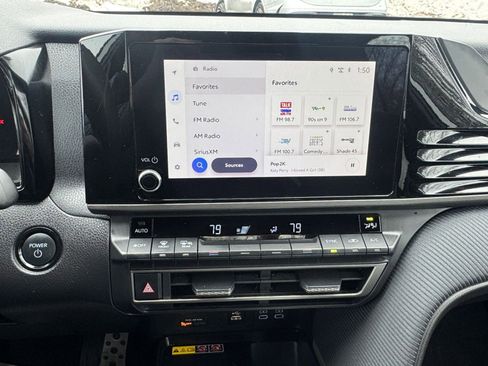 Used 2025 Toyota Camry SE image 17