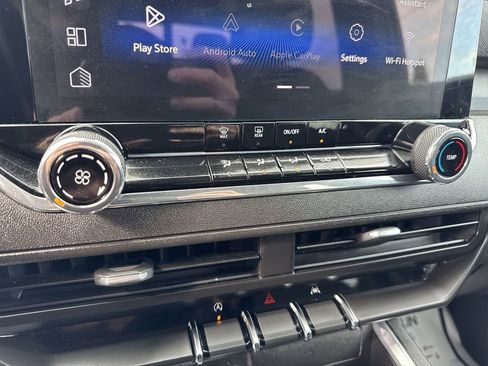 Used 2023 Chevrolet Colorado Trail Boss w/ Technology Package image 19