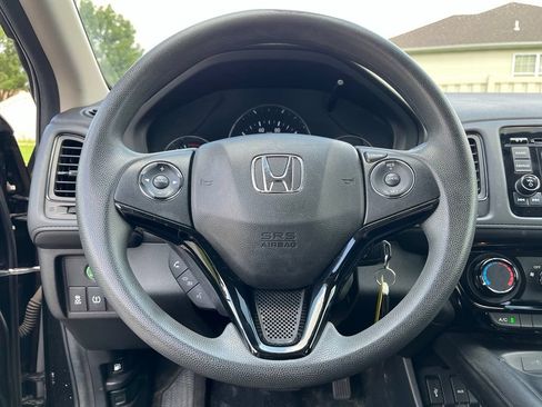 Used 2016 Honda HR-V LX image 28