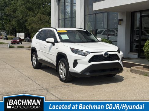 Used 2021 Toyota RAV4 LE AWD/4WD image 1