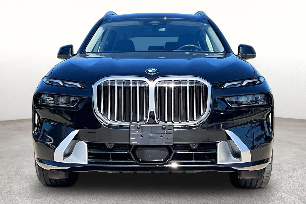 Used 2026 BMW X7 xDrive40i AWD/4WD image 3