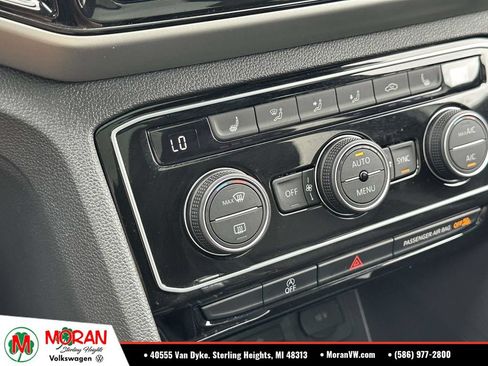 Certified 2023 Volkswagen Atlas Cross Sport SE w/ Panoramic Sunroof Package AWD/4WD image 28