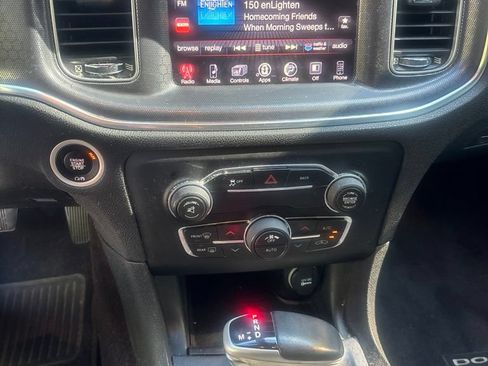 Used 2016 Dodge Charger SXT RWD image 27