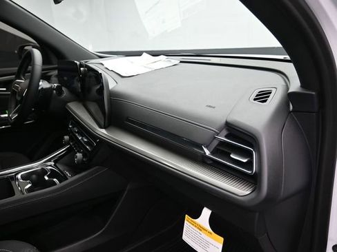 New 2026 Chevrolet Traverse LT w/ LPO, Floor Liner Package image 41