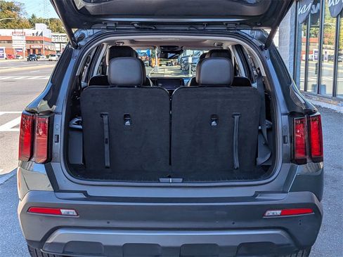 Used 2023 Kia Sorento X-Line EX image 9