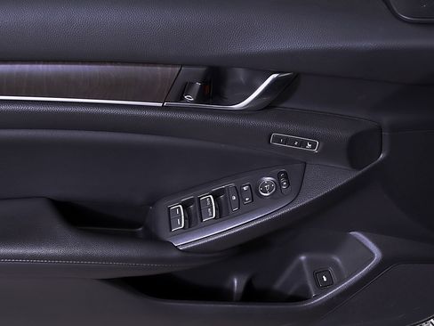 Used 2021 Honda Accord EX-L image 17