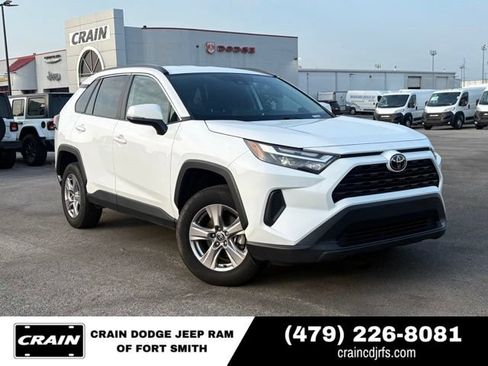 Used 2025 Toyota RAV4 XLE FWD image 1