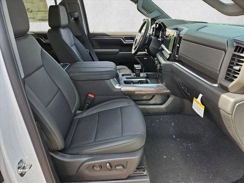 New 2026 Chevrolet Silverado 1500 LTZ w/ LTZ Premium Package AWD/4WD image 17