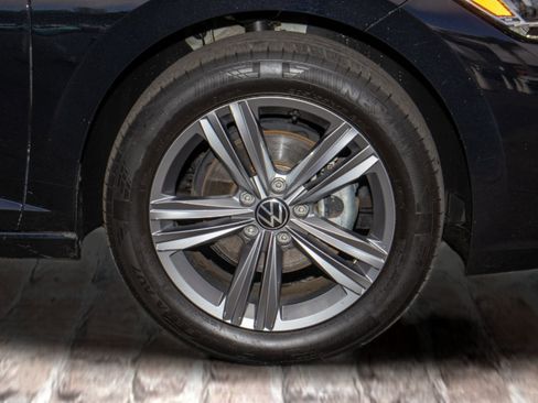 Used 2023 Volkswagen Jetta SE image 36