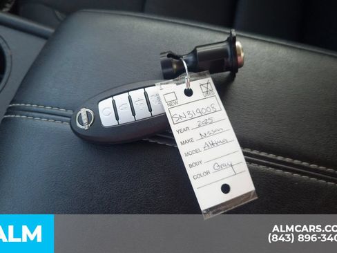 Used 2025 Nissan Altima 2.5 SV FWD image 16
