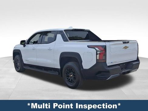 Used 2025 Chevrolet Silverado EV LT image 5